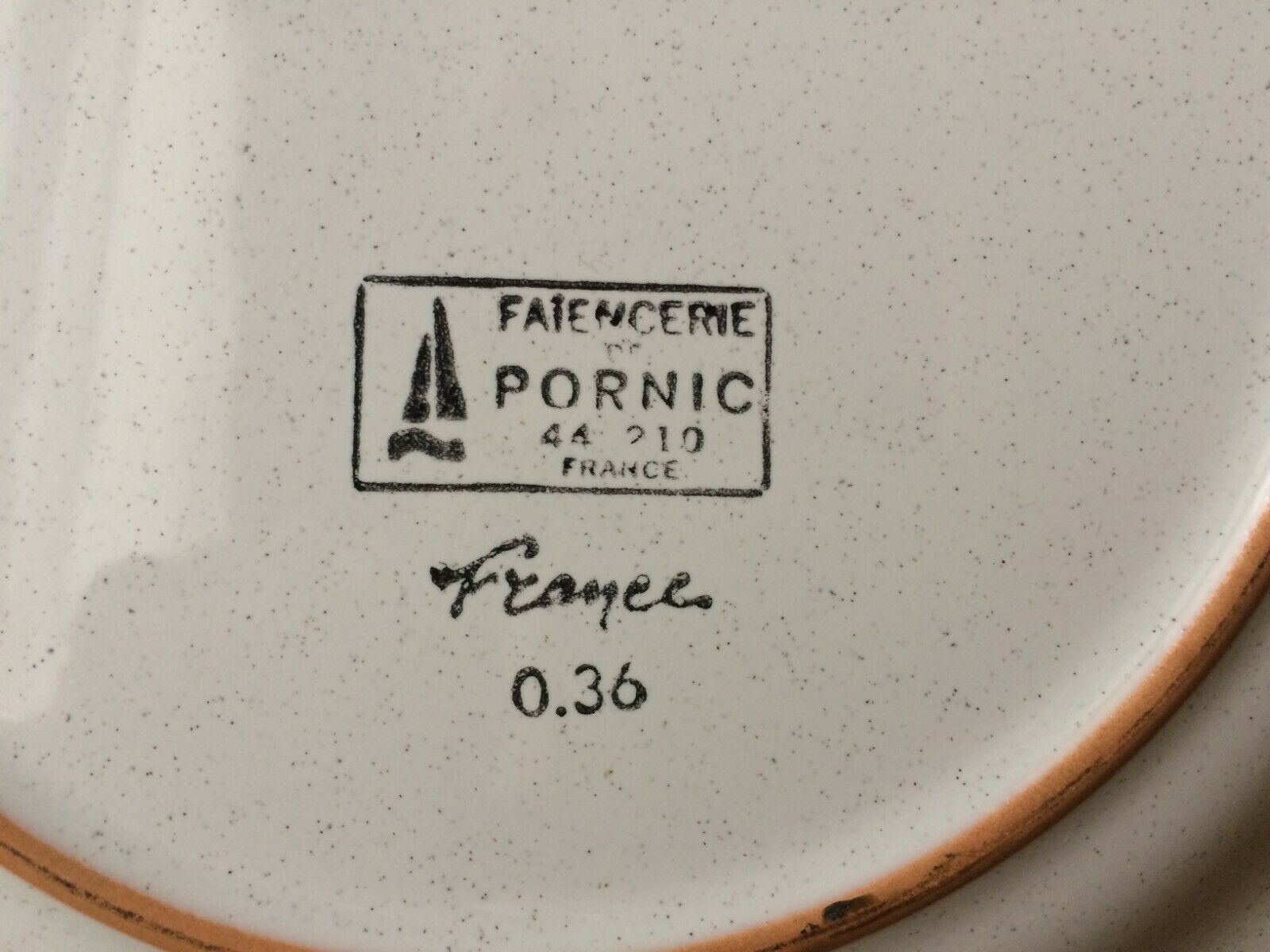 Assiette en faïence de Pornic