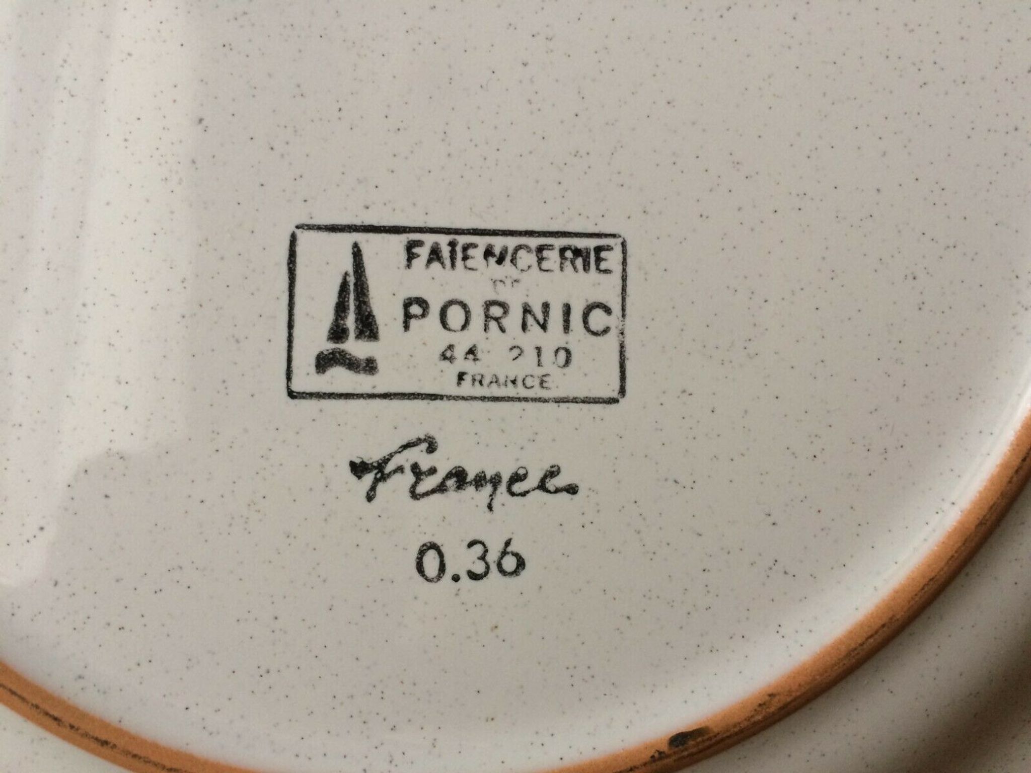 Assiette en faïence de Pornic