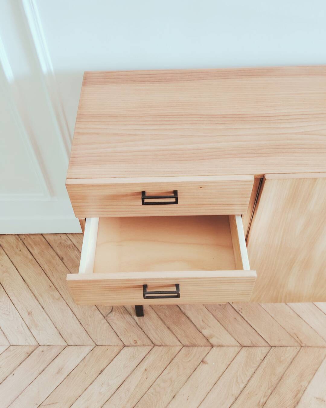 Renovated vintage modernist enfilade, 1950s-60s.