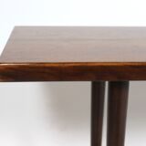 Tables gigognes en bois de rose par Kurt Østervig, fabriquée par Jan Furniture dans les années 1960.