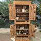 Armoire homme debout