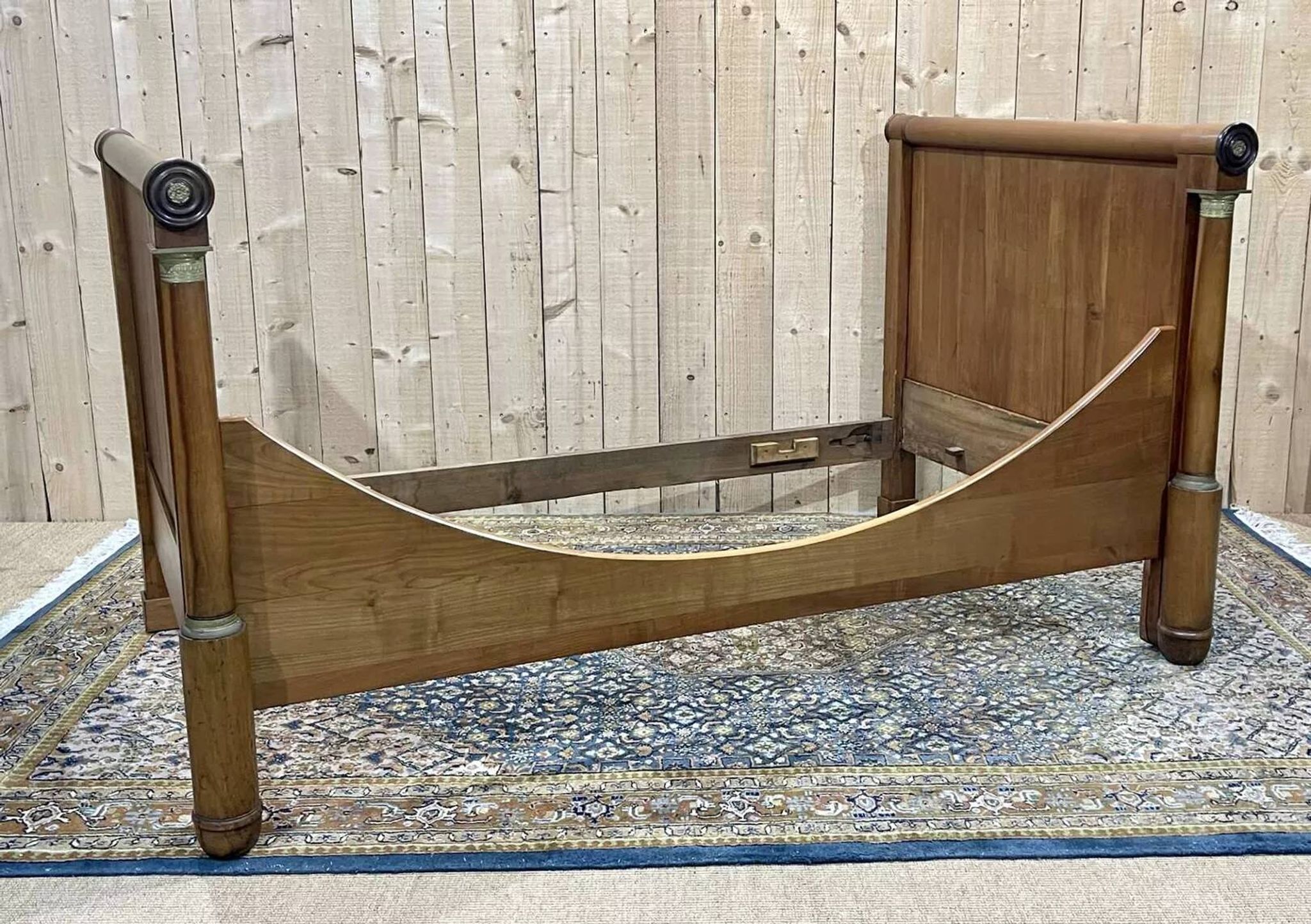 19th century Empire sleigh bed in cherry wood - Bedding: 1m82x98cm