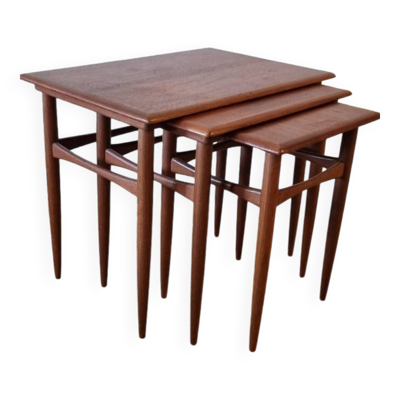 Tables Gigognes danoise en teck année 60