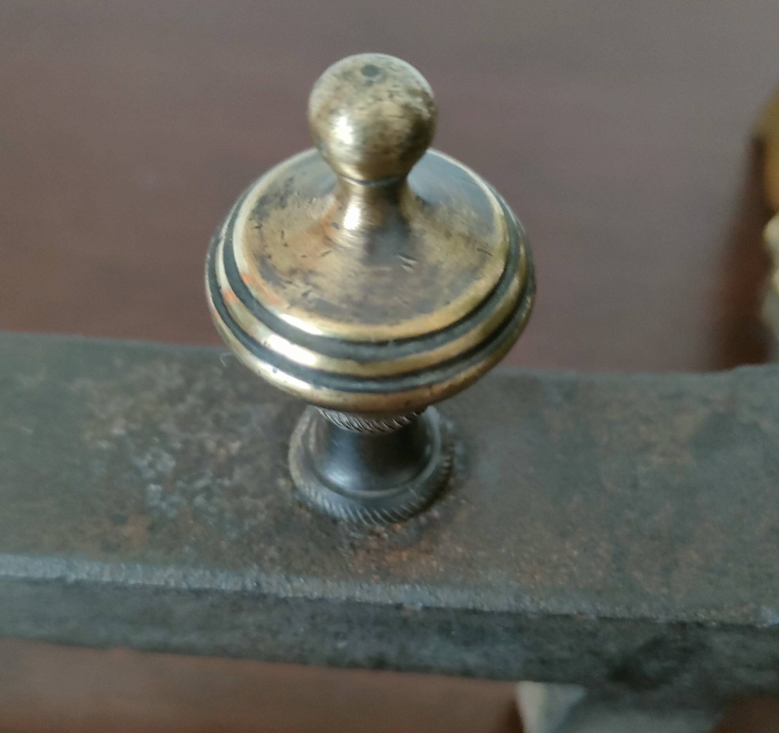 Pair of Louis-Philippe andirons with Caryatids - Bronze, cast iron - 19th century