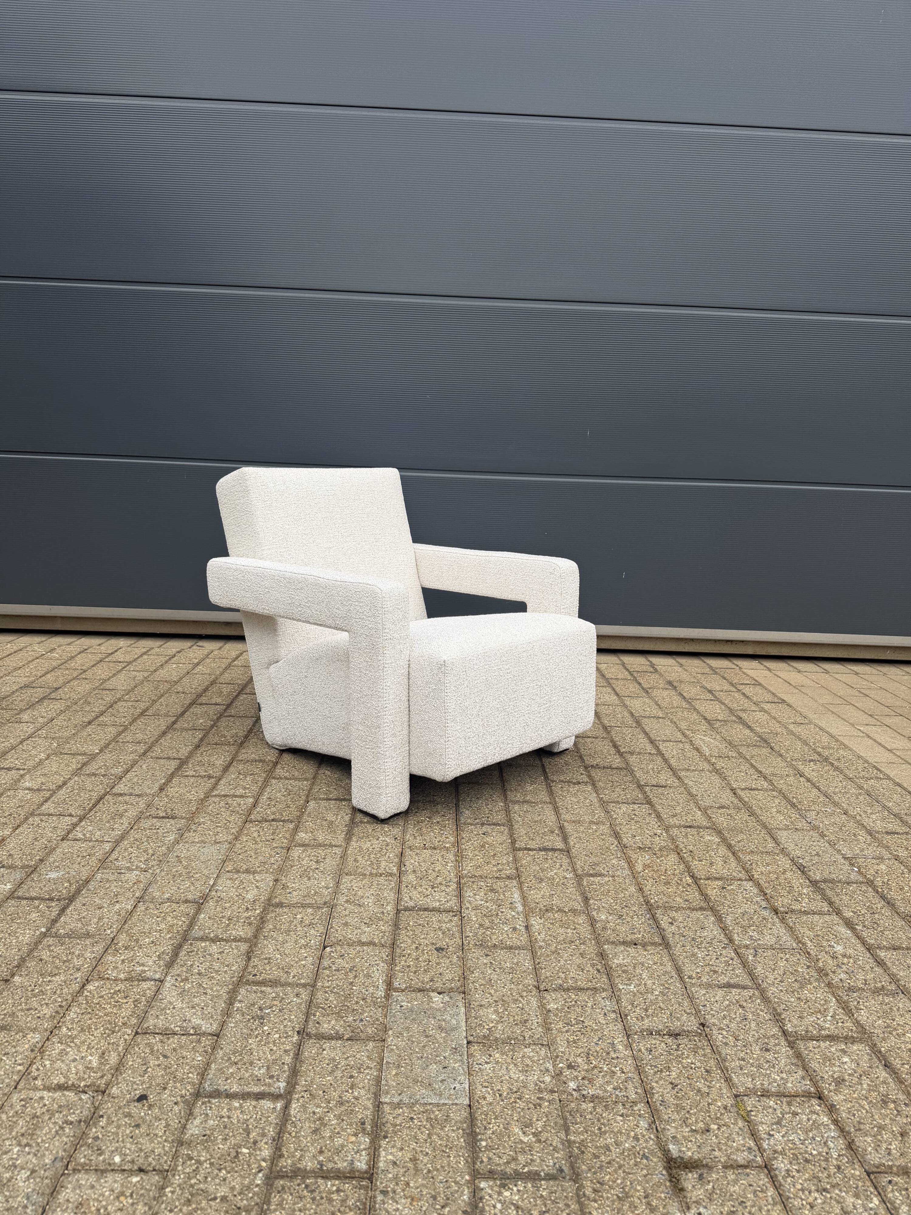 Cassina Utrecht chair in Beige Bouclé, Gerrit Rietveld, in NEW CONDITION!!