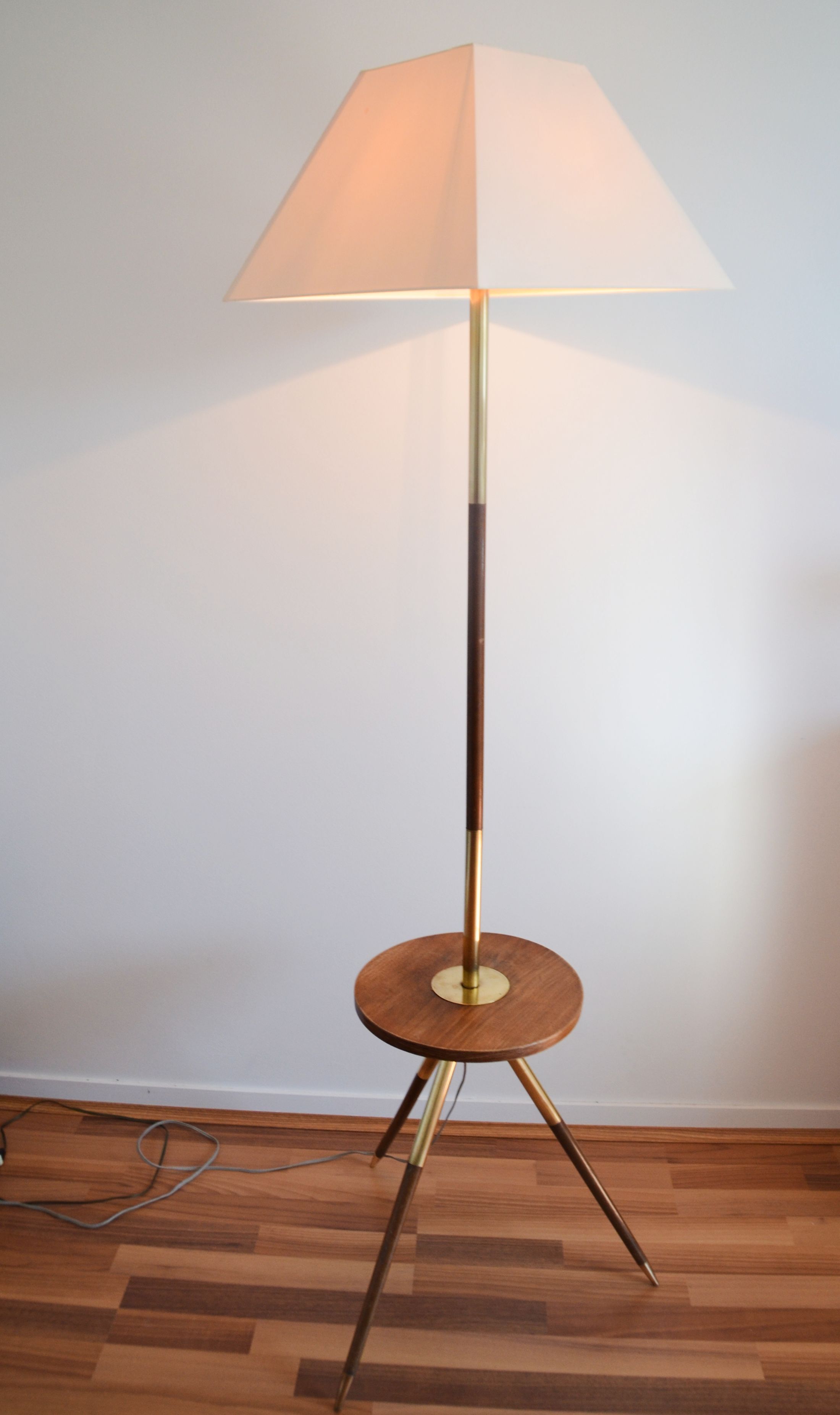 Lampadaire tripode bois et laiton