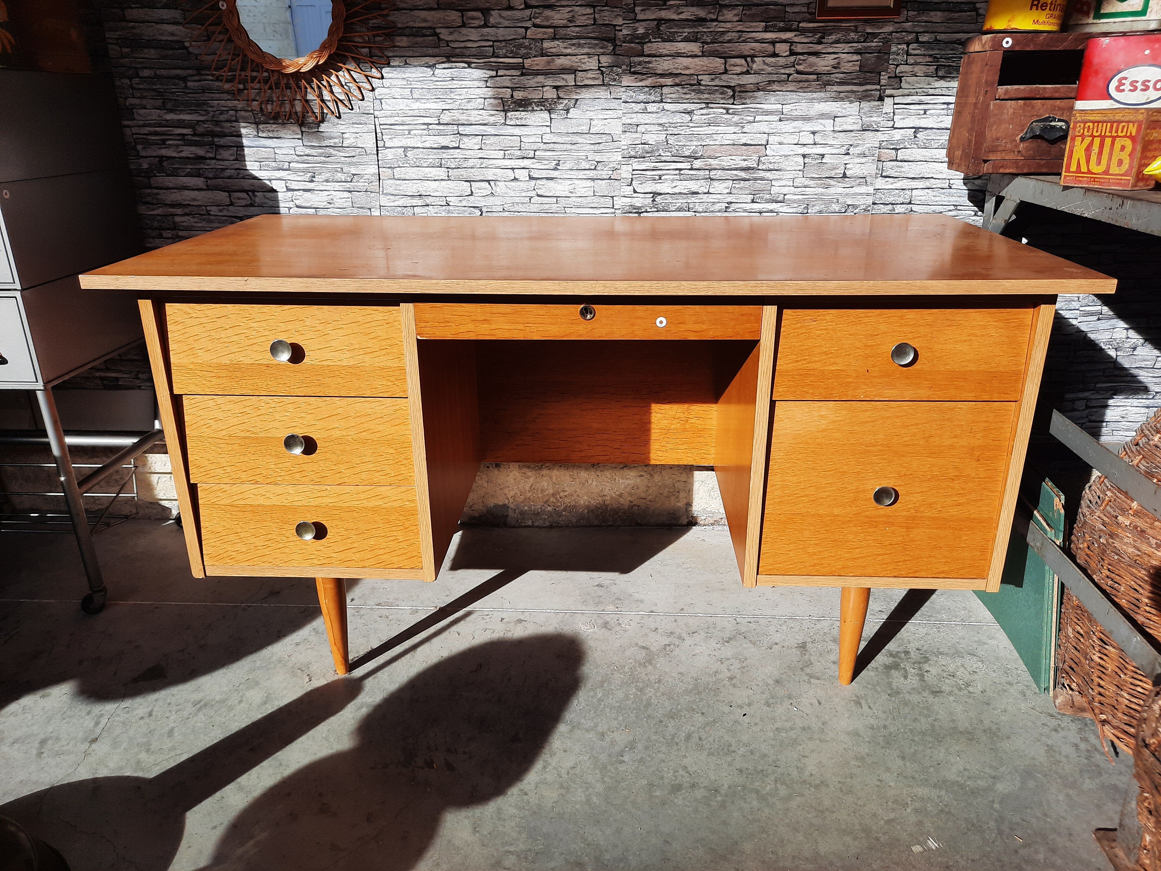 Vintage office