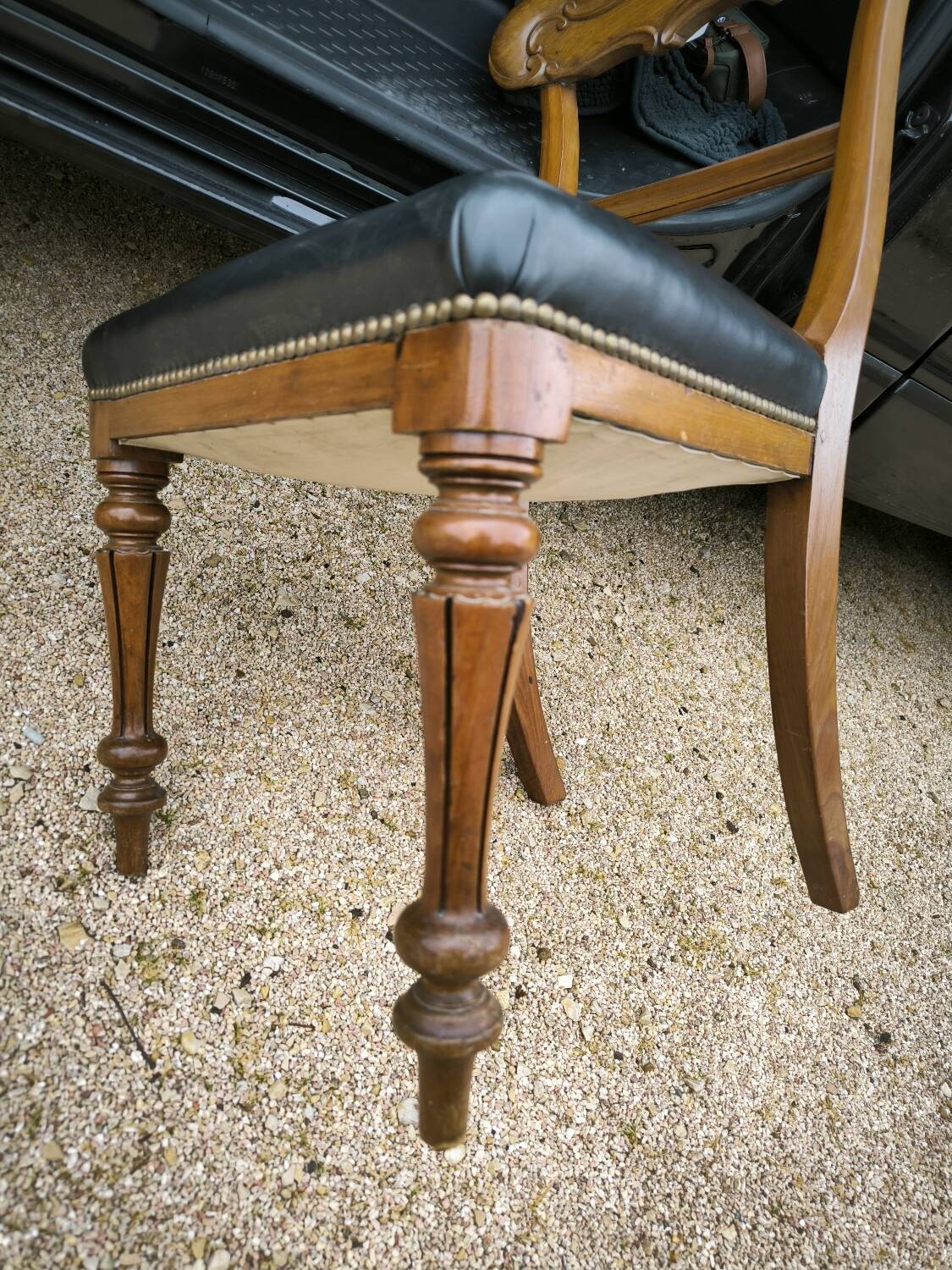 Set of 6 English chairs in mahogany and black leather