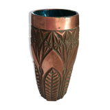 Bronze vase chiseled from the 1920s.
