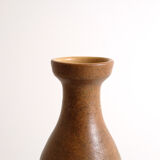 Vintage vase signed by a cat