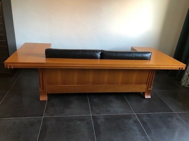 Frank Lloyd Wright's Robie 3 sofa for Cassina