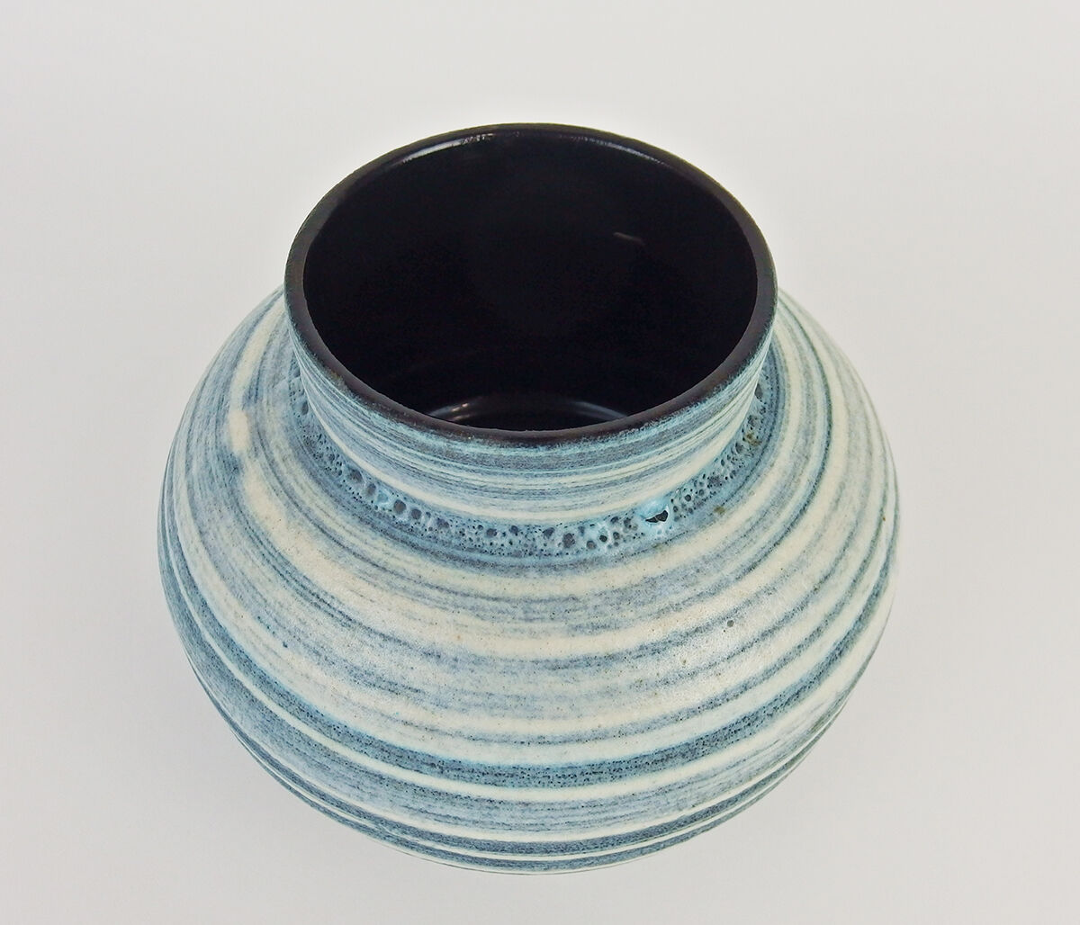 Ceramic vase from Accolay