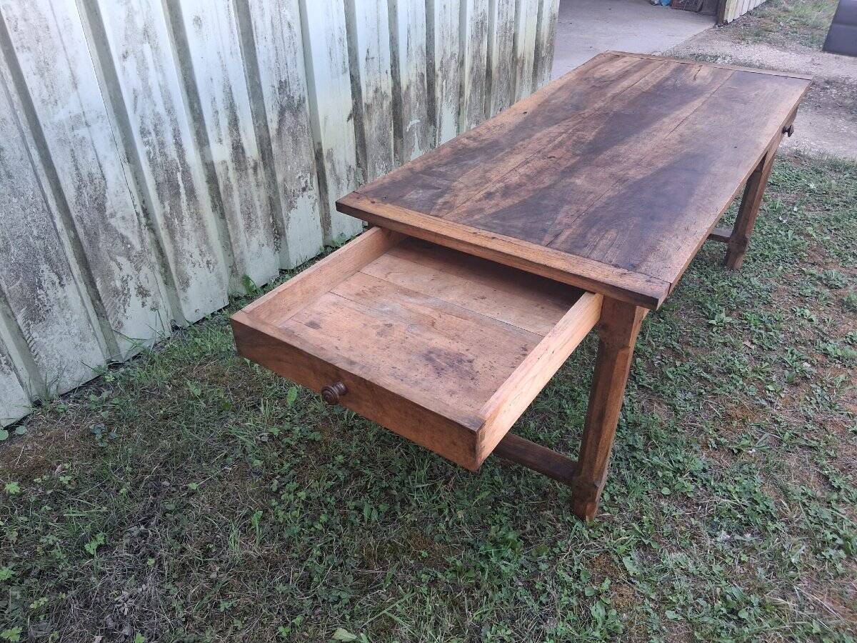 Farm table in walnut - 19th century