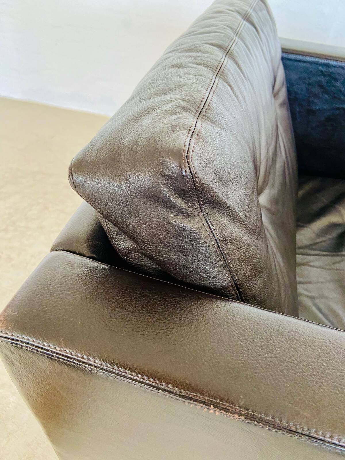 Vintage retro Danish club chair in brown leather by Erik Jørgensen