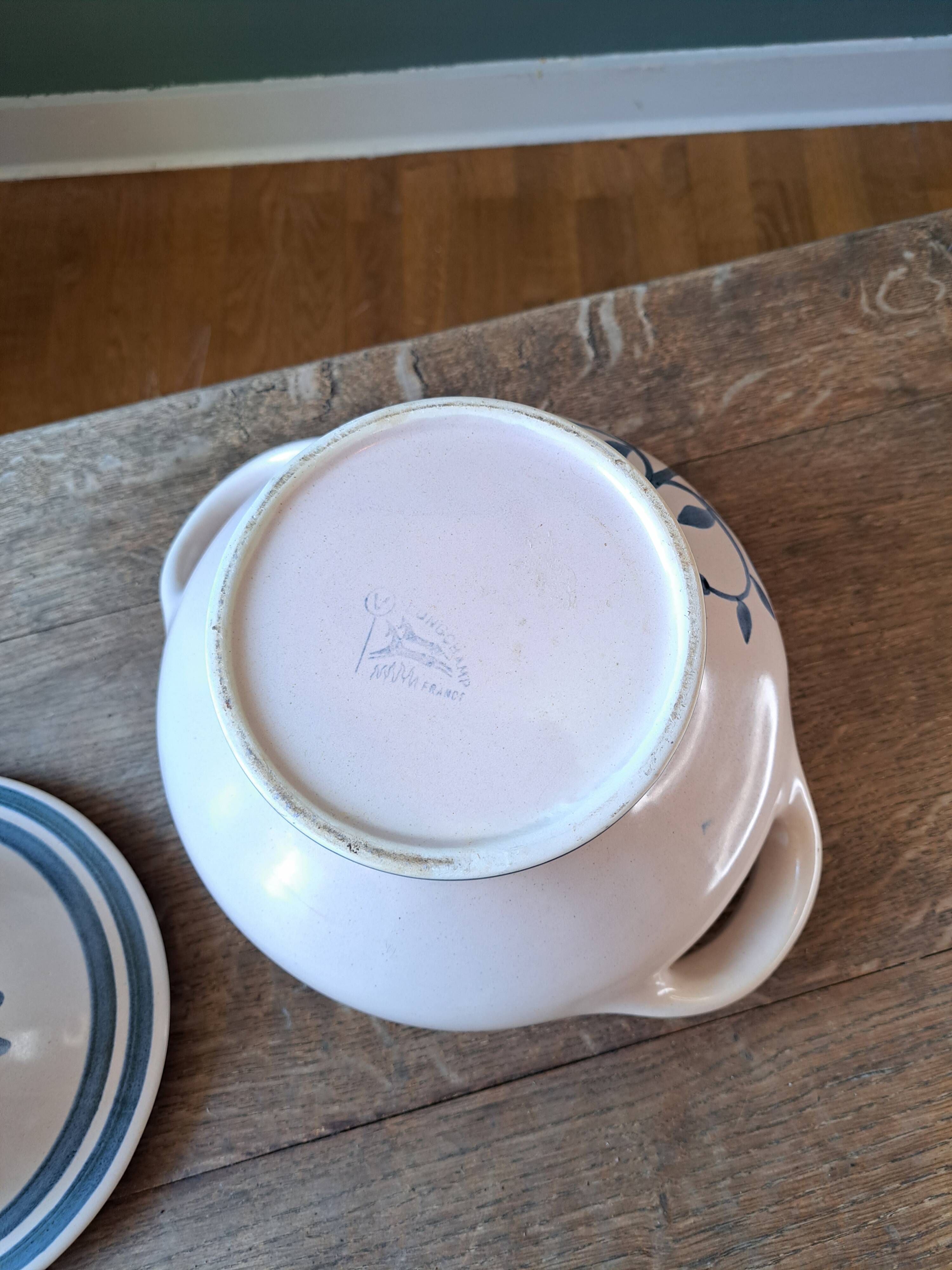 Soupière signée Lonchamp