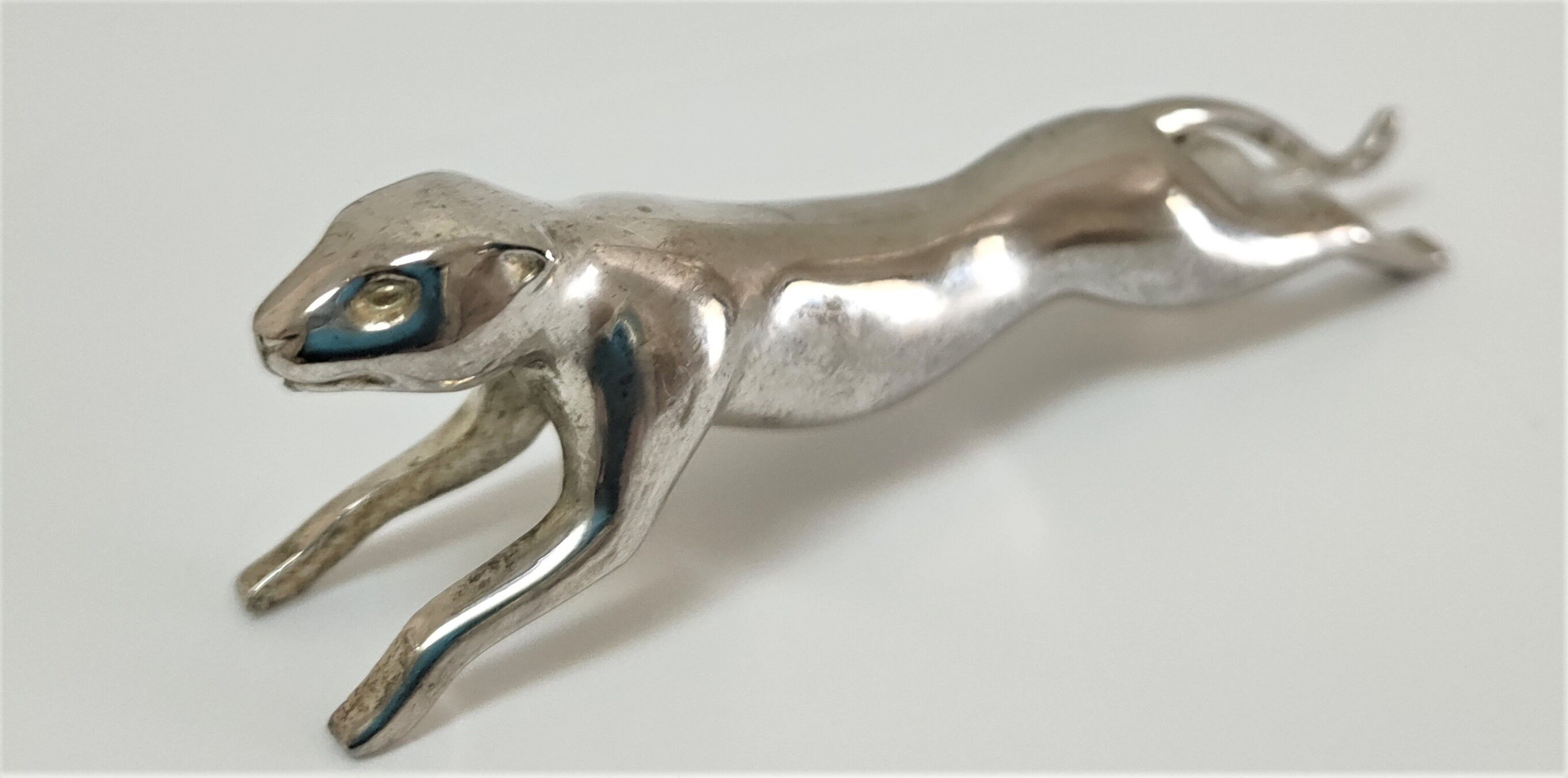 Six panther silver metal knife holders