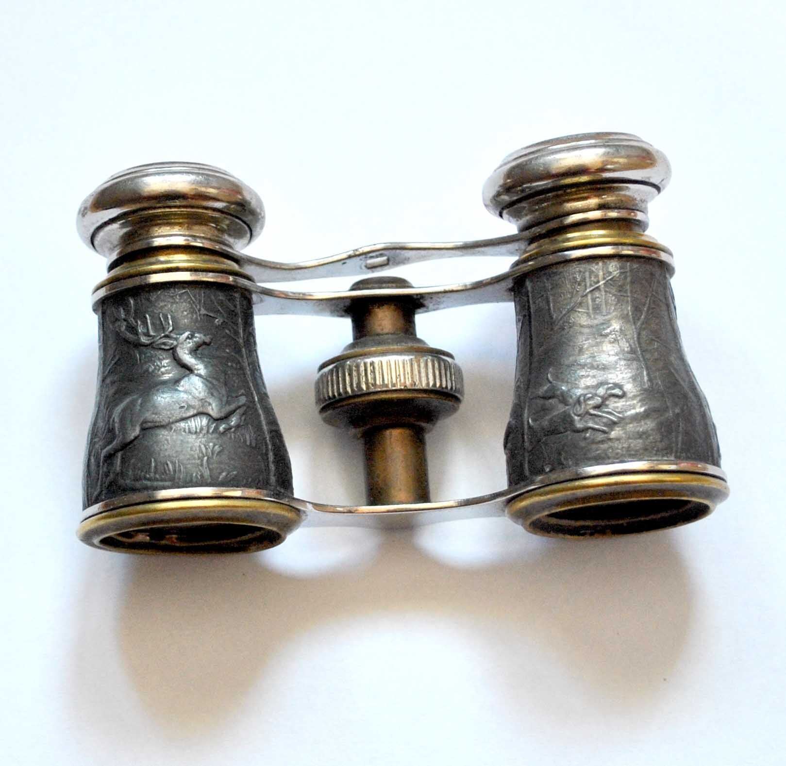 Hunting binoculars or old theater in brass and chrome