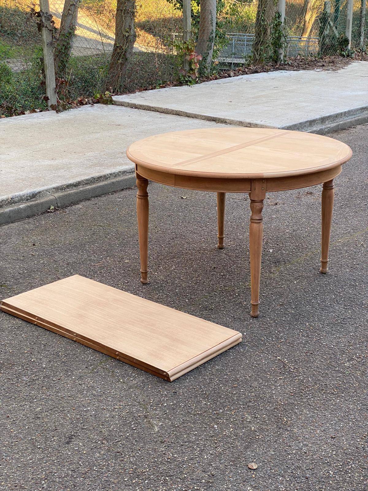 Table à manger ronde extensible rénovée Louis Philippe 120-220cm 19ème