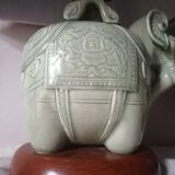 Duo of elephant lamps in cermal