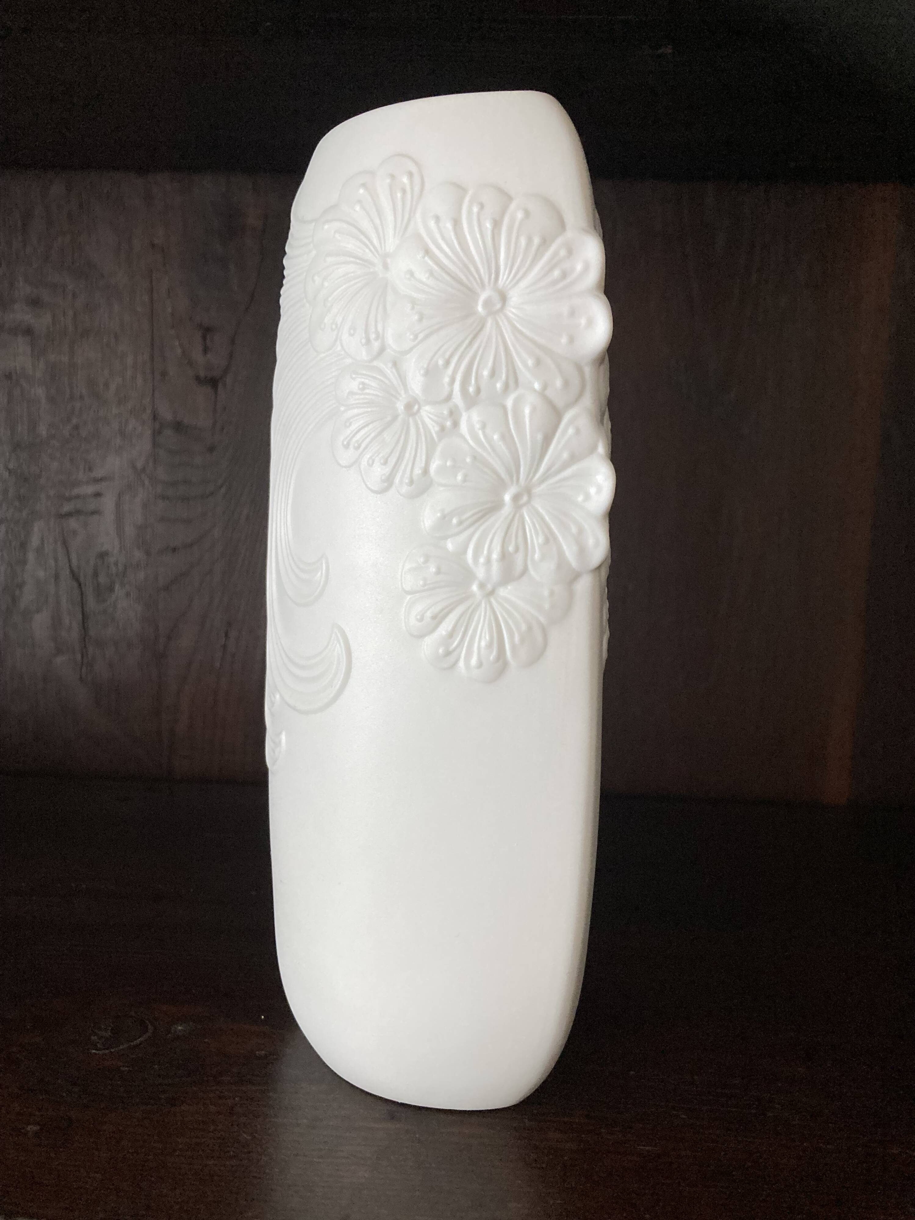 Biscuit porcelain vase AK Kaiser