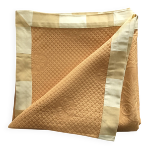 Tapis de table jaune