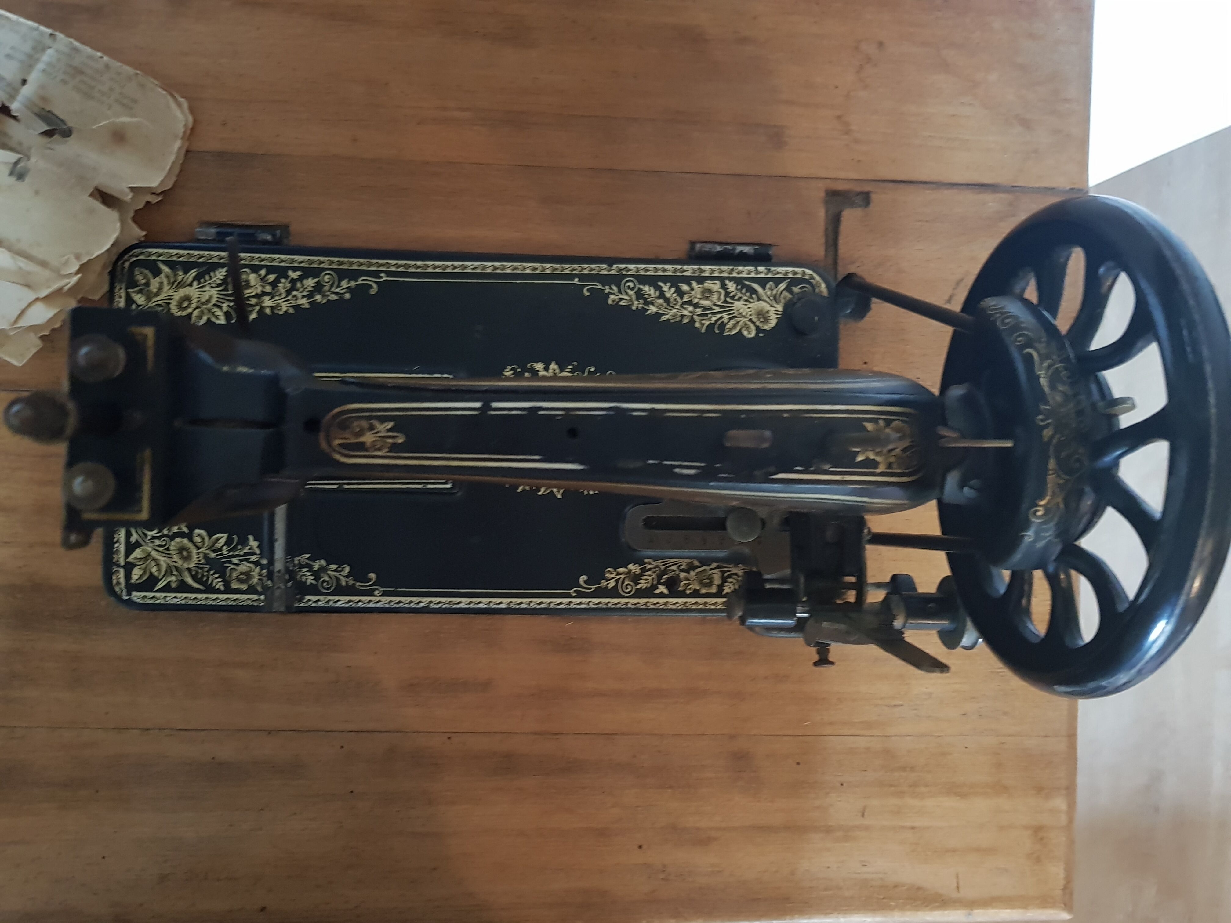 Old sewing machine H. Vigneron