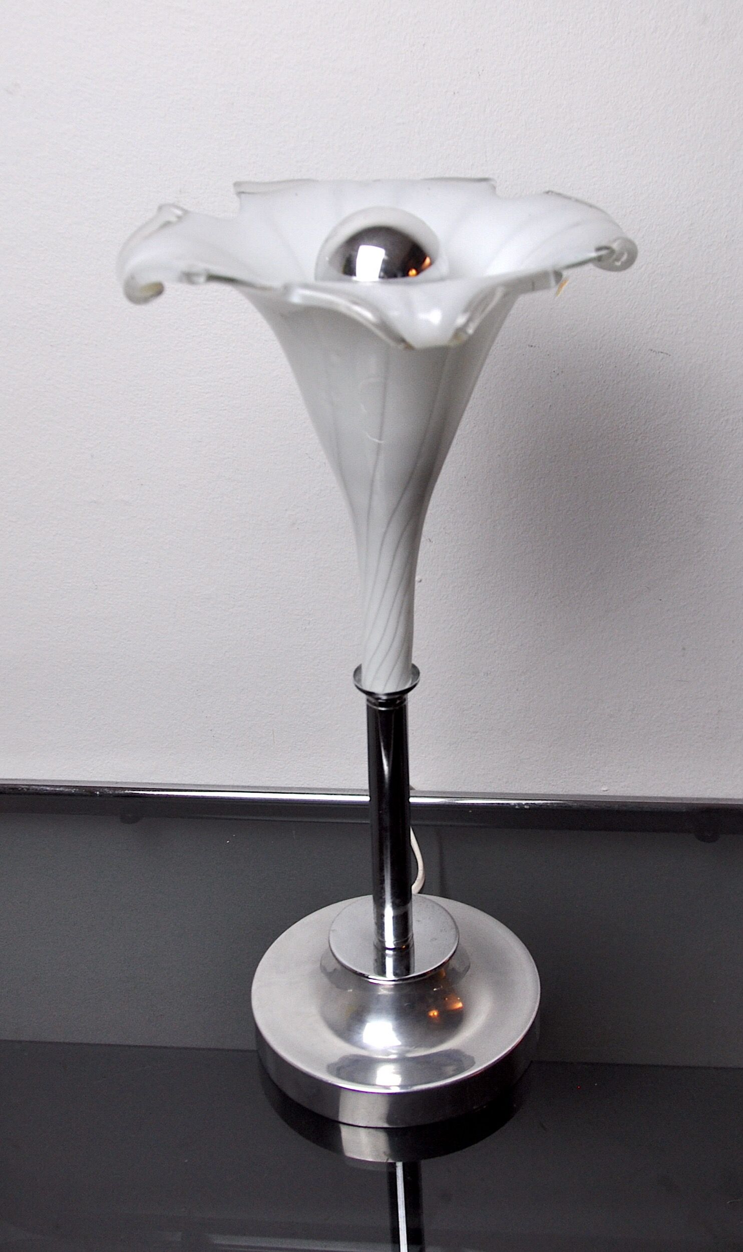 White fleur-de-lys lamp, murano glass, Italy, 1970