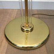 Lampadaire de parquet design en laiton doré et plexiglass