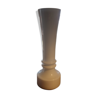 Vase opaline