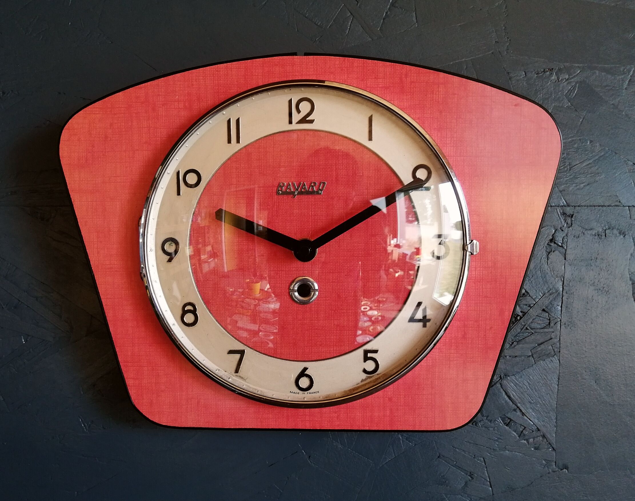 Vintage formica clock silent wall clock "Bayard red"