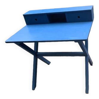 Children's desk