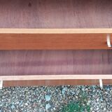 Vintage chest of drawers, tapered legs.