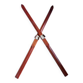 Paire de skis anciens en bois L=200 cm