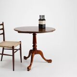 Table ronde à plateau basculant anglaise du XXe siècle en bois de cerisier, Royaume-Uni