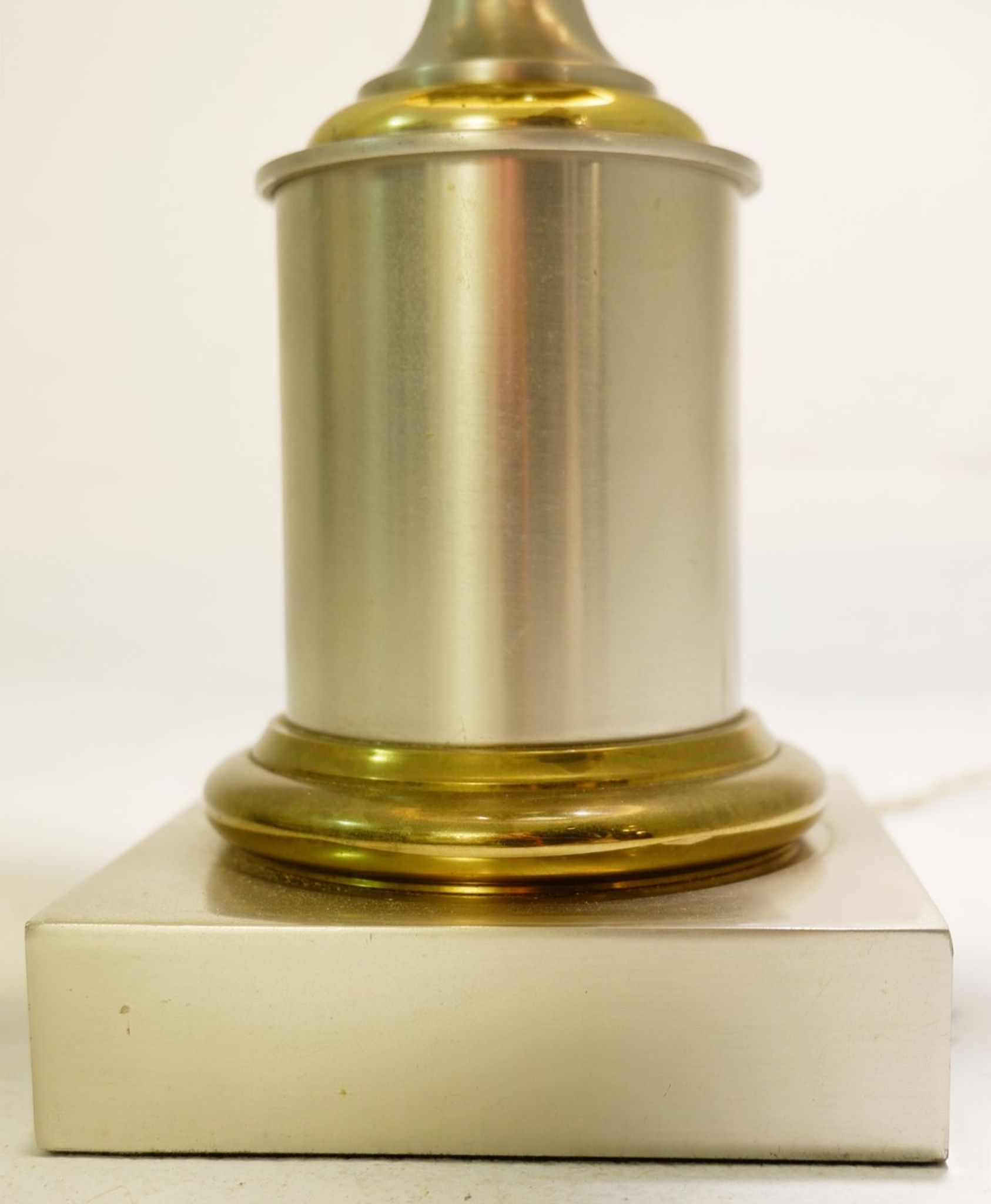 Lampe de bureau lotus en laiton de Maison Charles, 1960