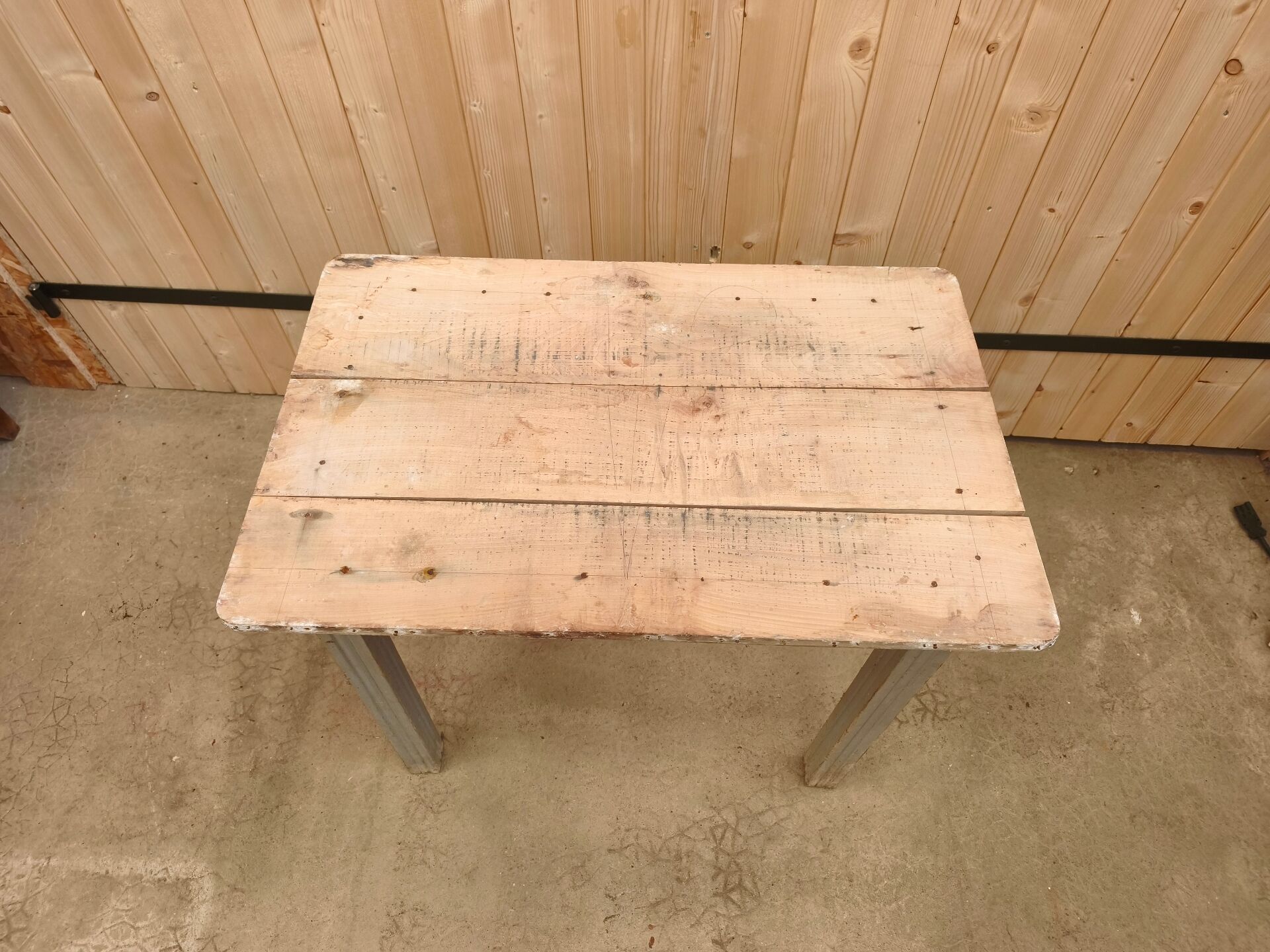 Small farmhouse table