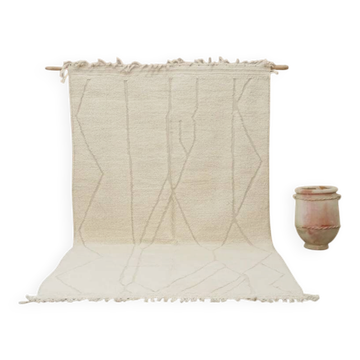 Large Beni Ouarain rug 360×200 cm – Extra long ivory Moroccan rug with a design of soft organic lines, GO-960