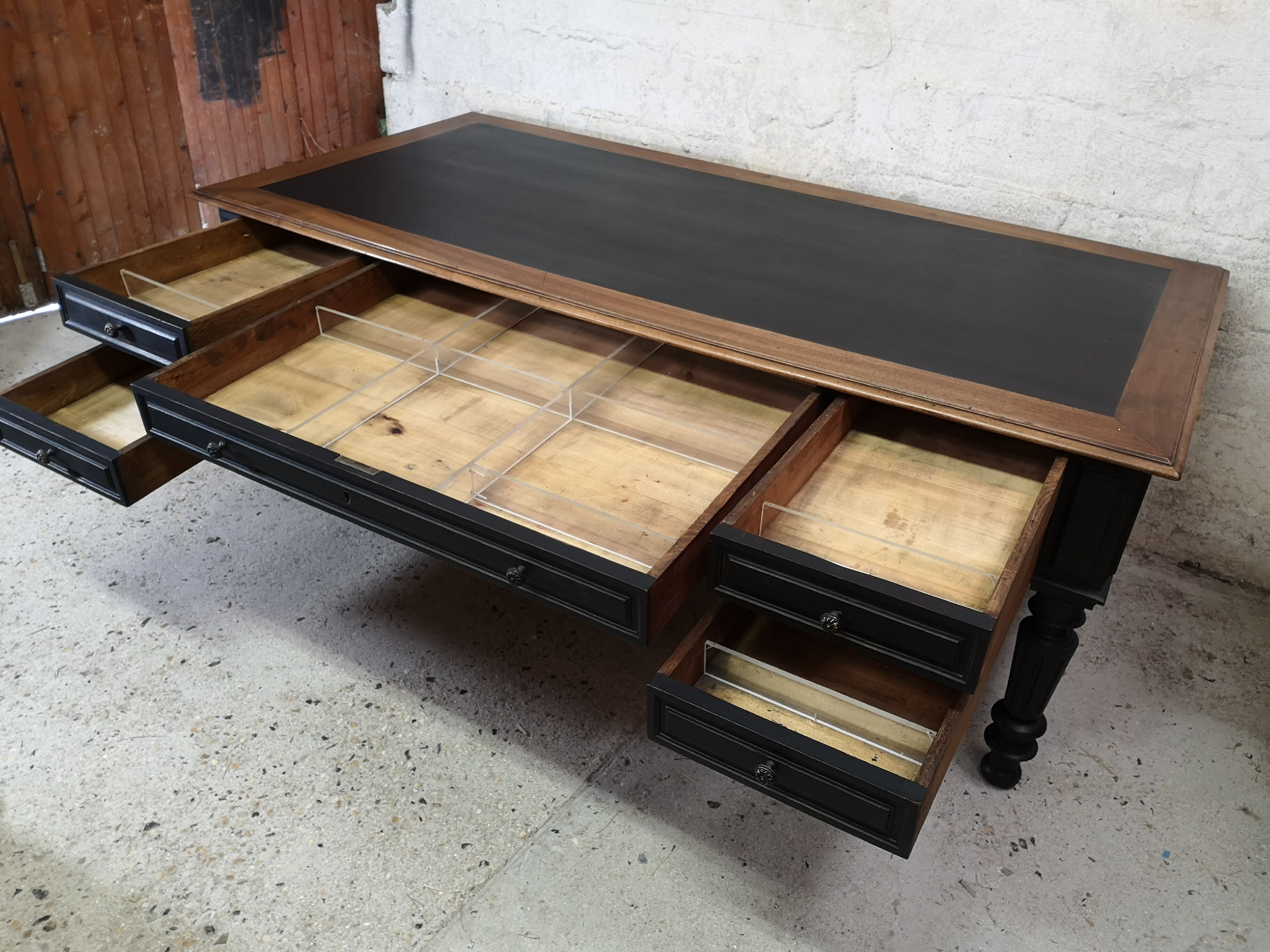 Flat desk Louis Philippe patina walnut nineteenth