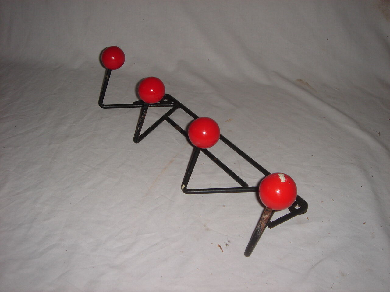Coat rack coat rack of 1950 with red wooden balls