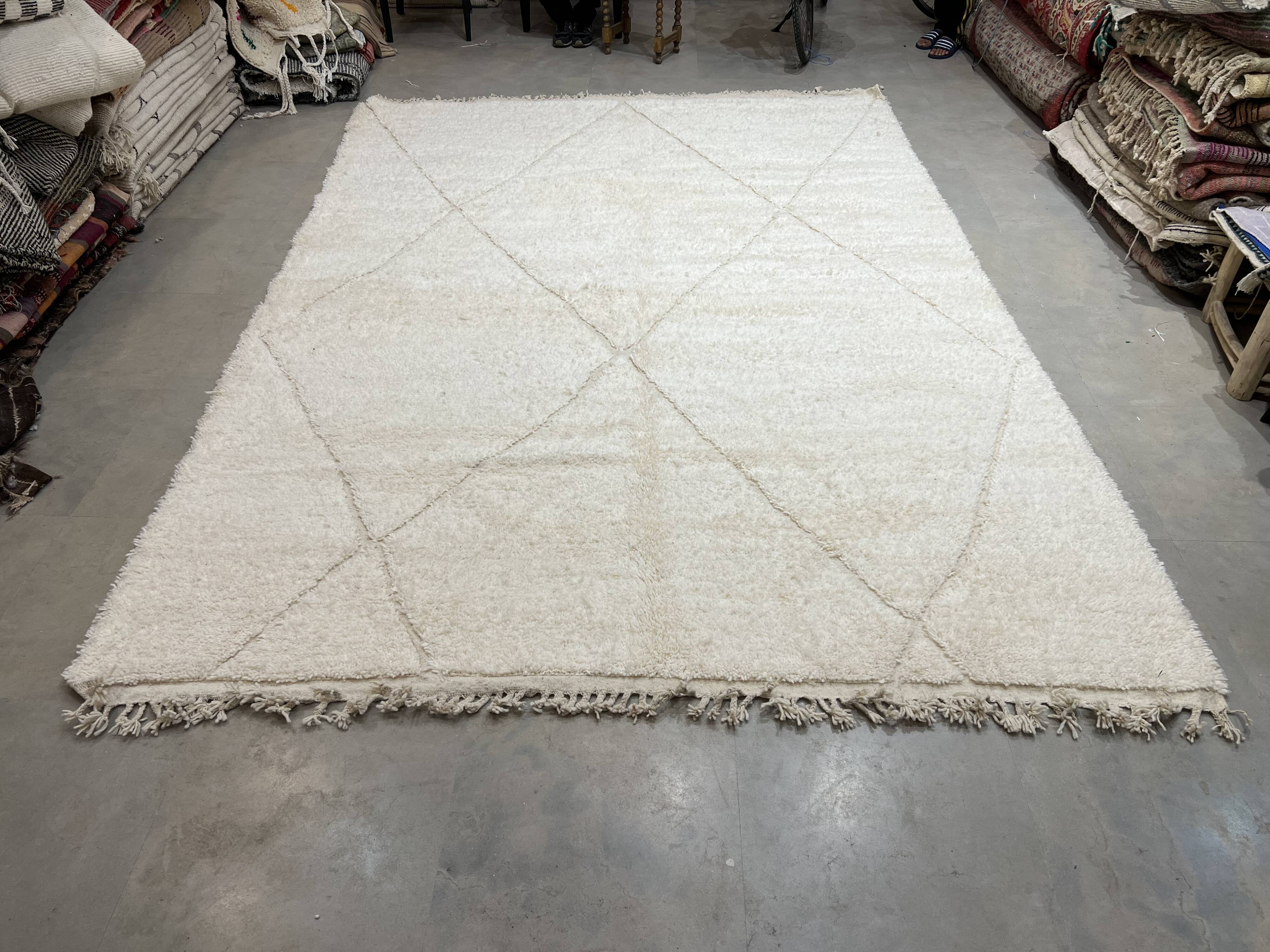 Blessed carpet Ouarain white/white 354x250cm