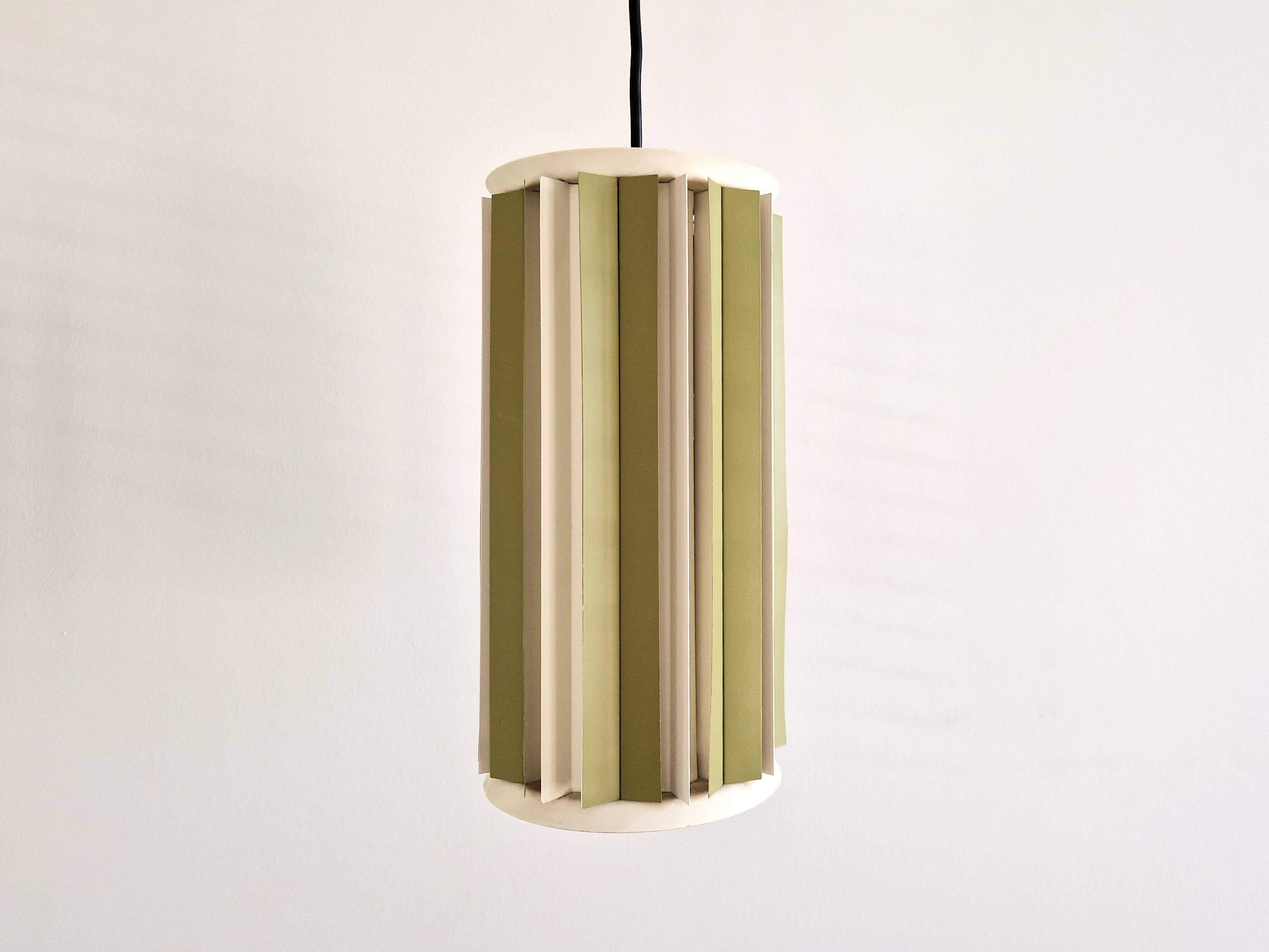 Suspension en métal vert et blanc, Danemark 1960