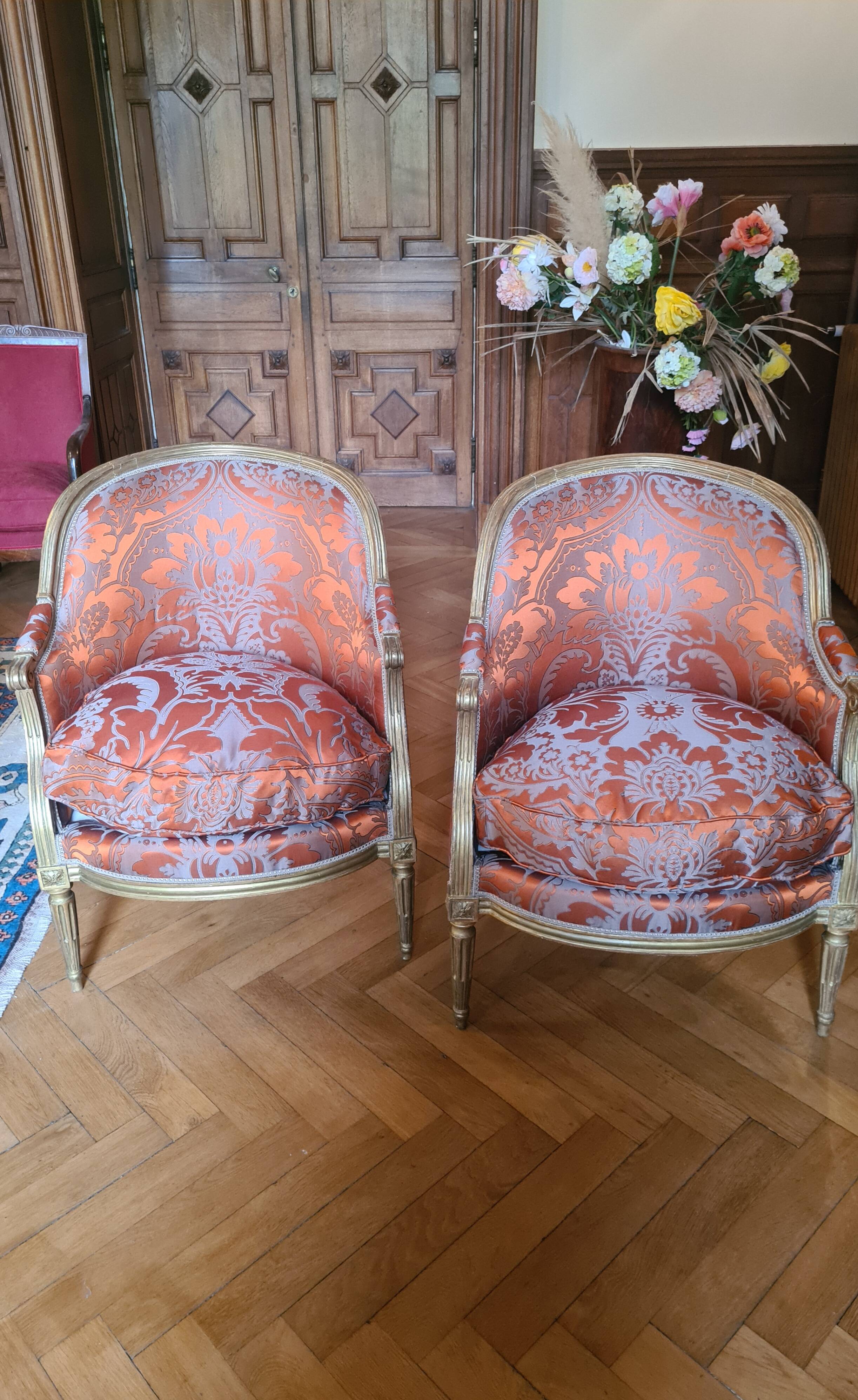 Pair of Louis XVI period shepherdesses, in gilded wood