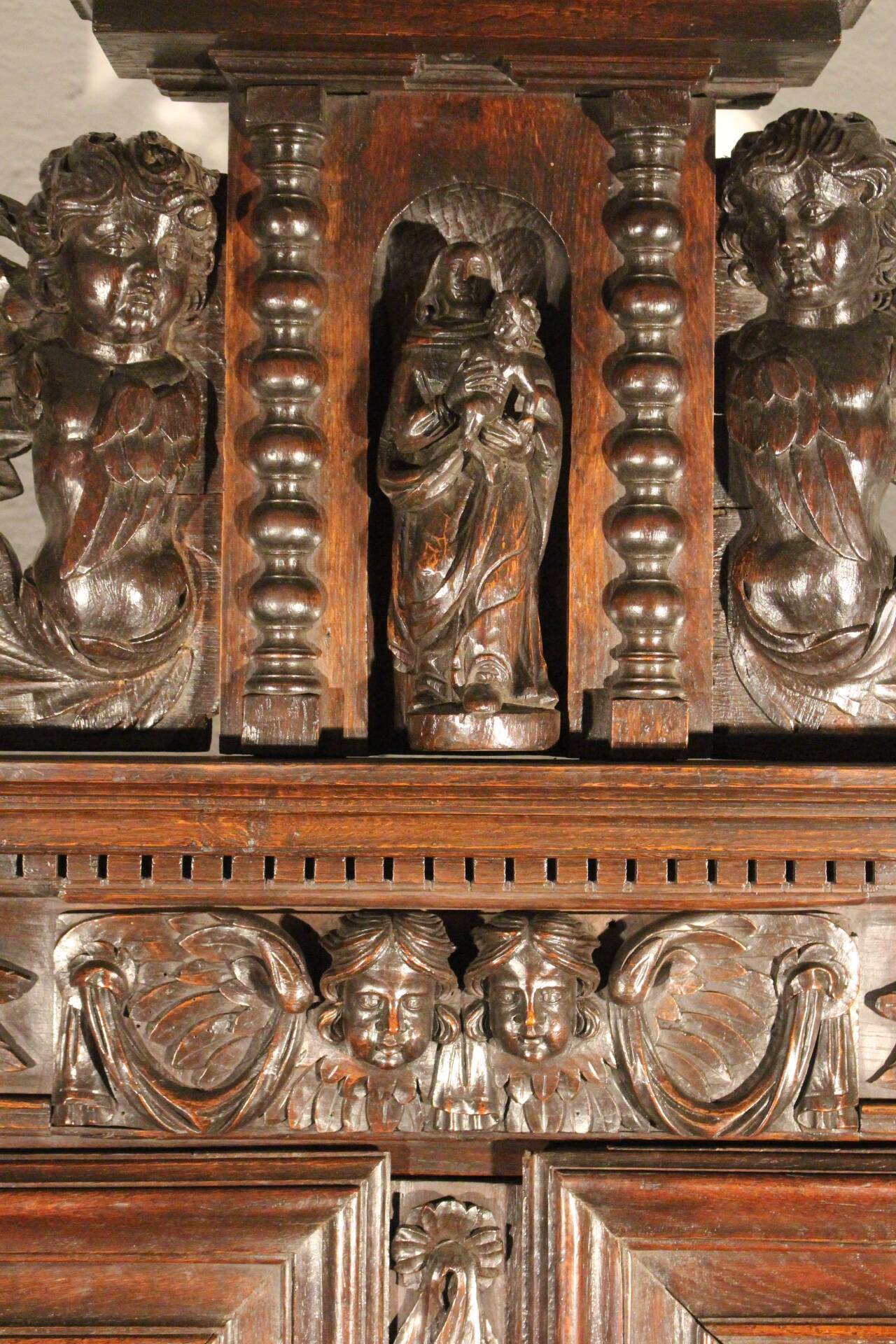 Two Renaissance bodies