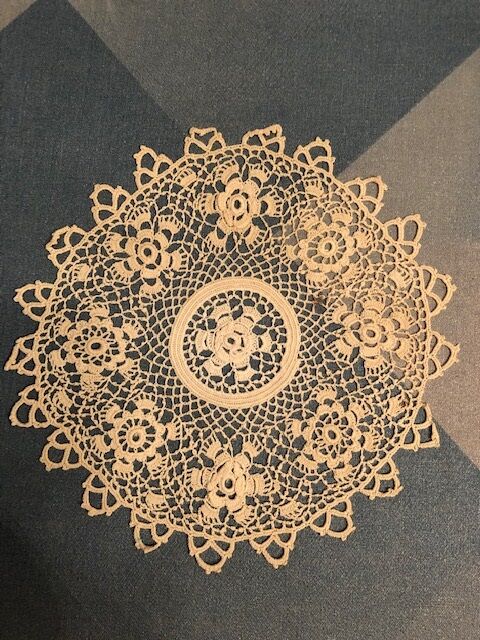 18cm handmade lace placemat