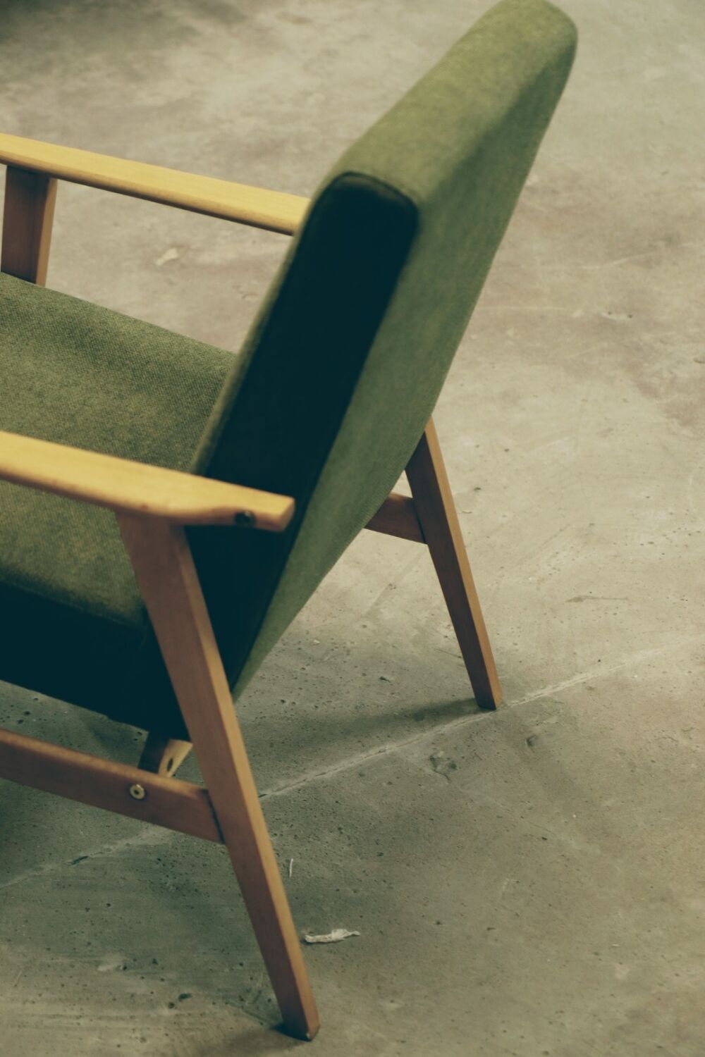 Vintage wood armchair boho green leaf oryginal from Mid century modern 1970 light wood chair salon