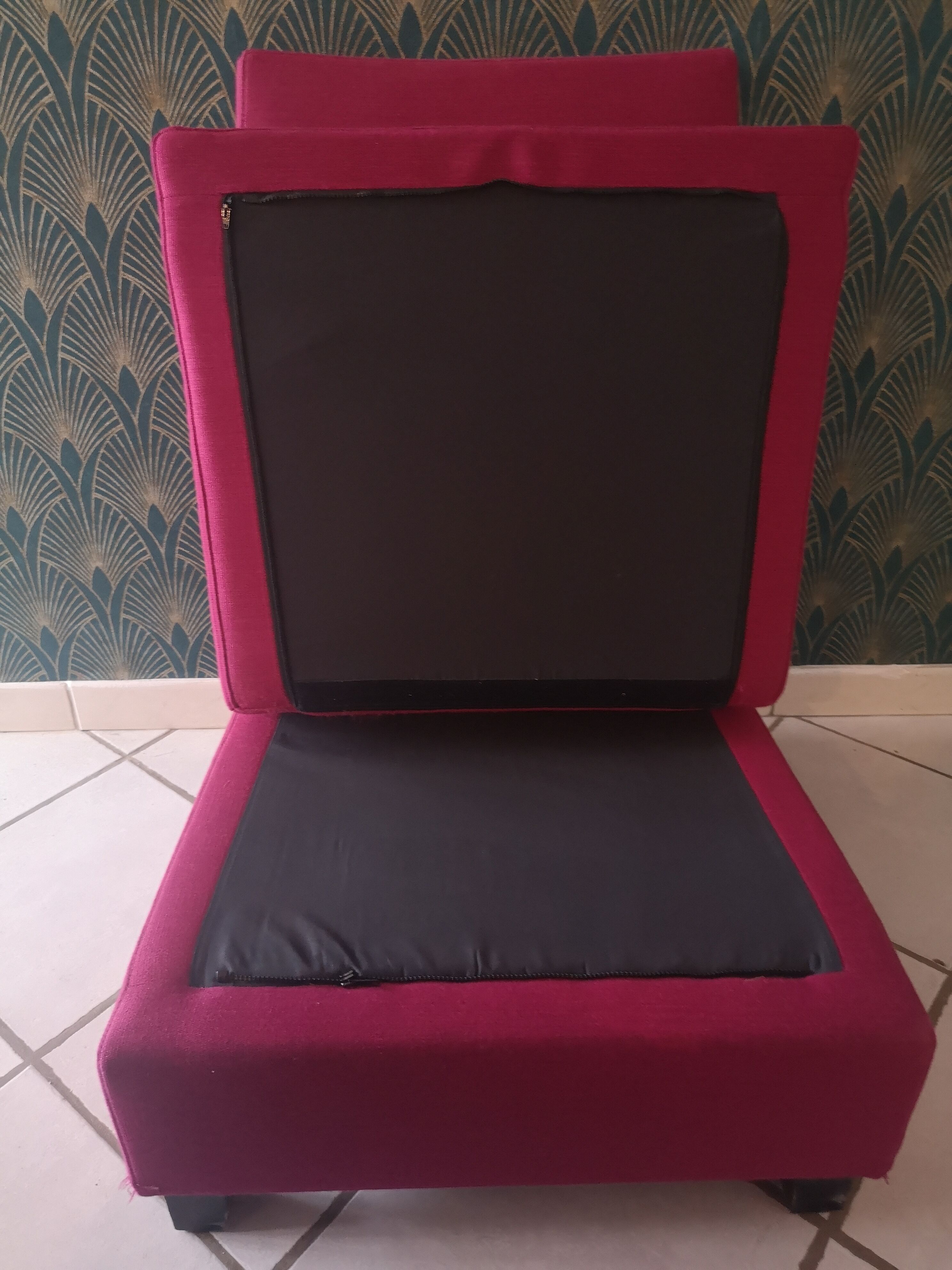 Fauteuil et repose pied "pouf" Ligne Roset