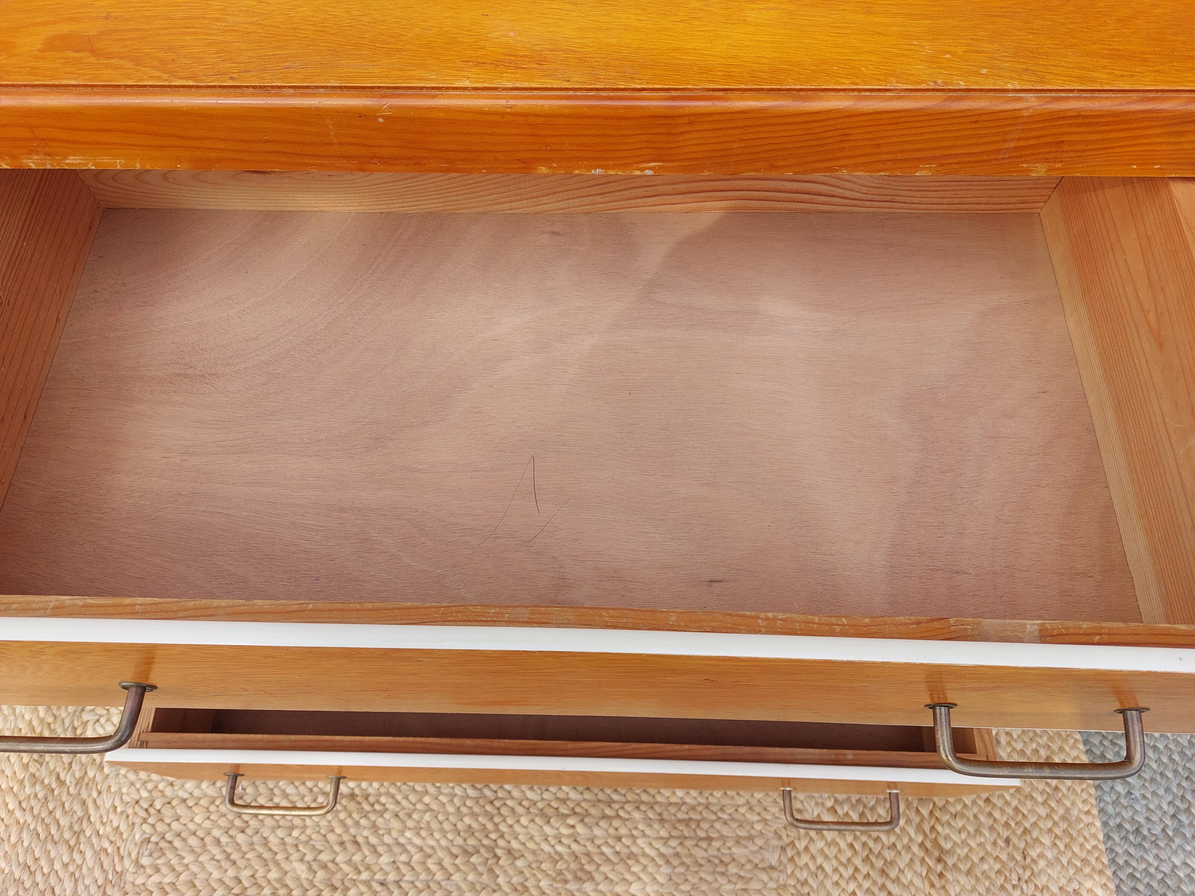 Commode vintage bois, galon blanc