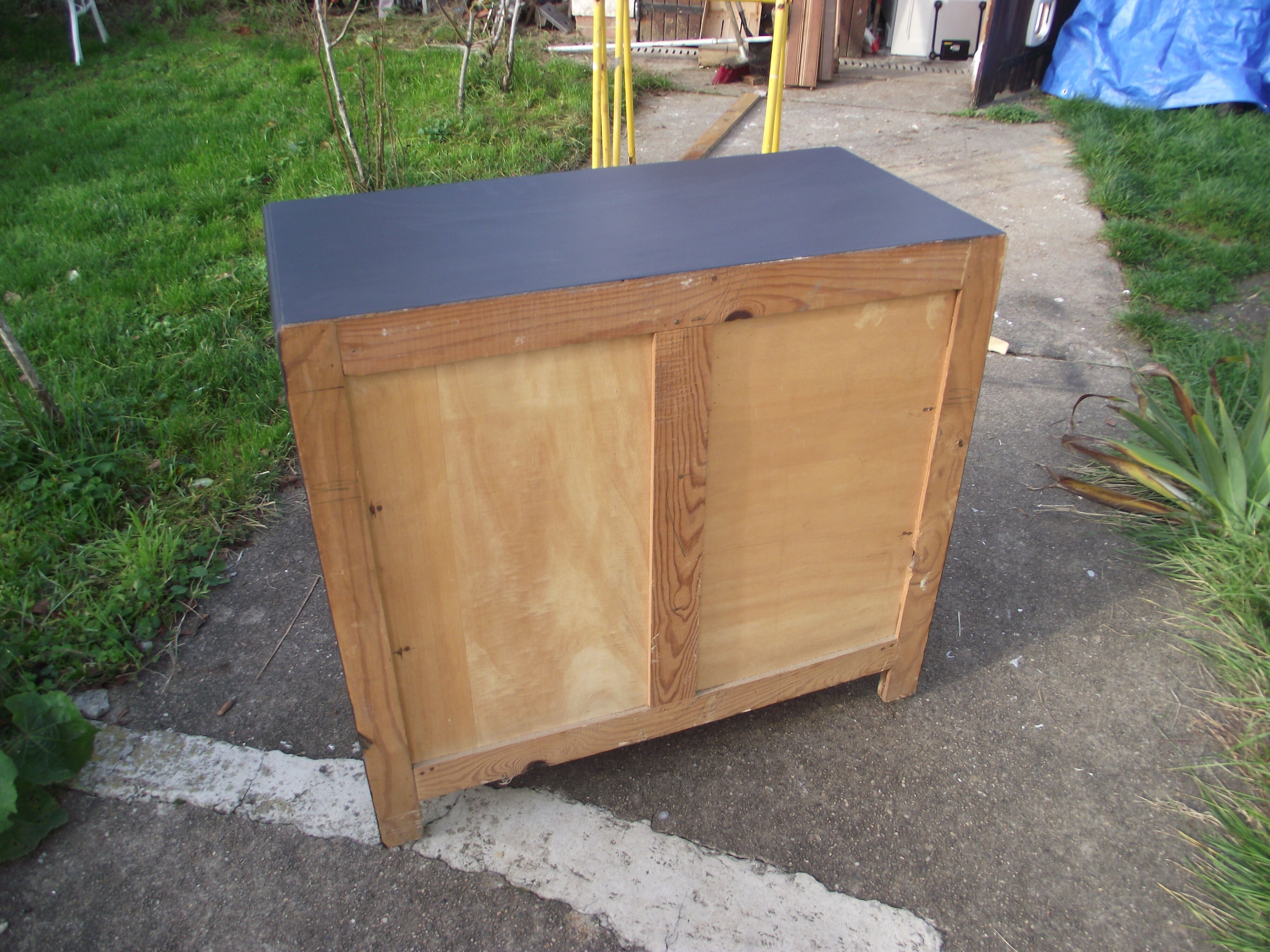 Vintage 1940s Art Deco style.