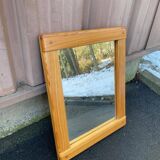 Scandinavian rectangular rounded mirror in pine 40x50cm