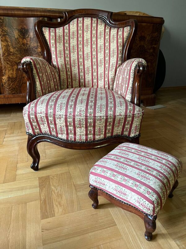Fauteuil avec repose-pieds de style Louis Philippe d'époque 19ème siècle